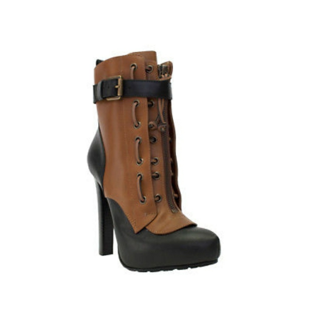 BRAND NEW DSQUARED PLATFORM ANKLE BOOT!